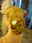 peinados de novias con flores