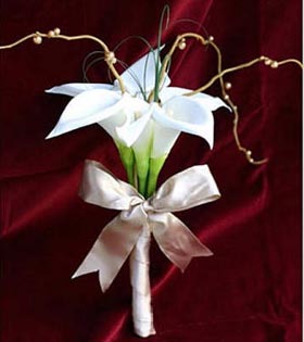 ramo de novia de calas blancas
