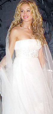 Paulina Rubio vestida de novia 