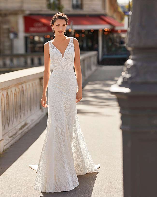 Vestido de novia de encajes Alma Novias 2021