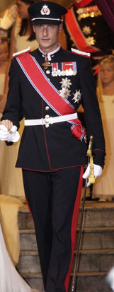  Haakon de Noruega con su traje de boda 